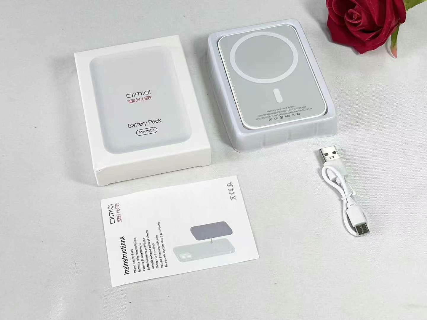 DIMIQI 5000 mAh Magnetic Wireless Battery Pack (MagSafe)